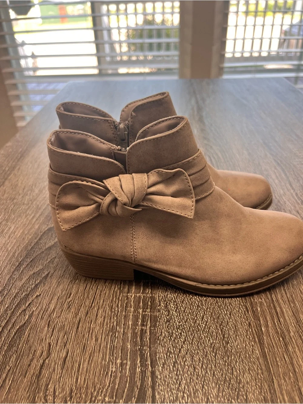 Kohl's Taupe Bow Ankle Boots for Kids